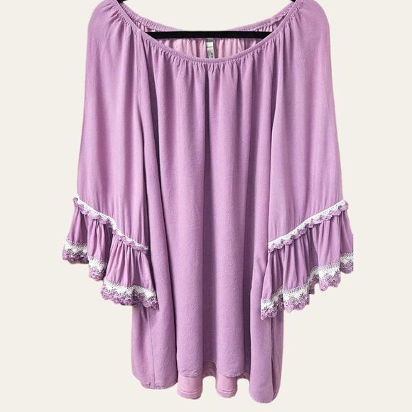 LIKE NEW ENTRO Women's Lilac Color Lace Bell Sleeve Top - Picture 2 of 14